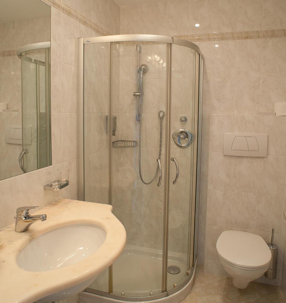 Hotel Girlanerhof Аппиано-Сулла-Страда-дель-Вино Номер фото