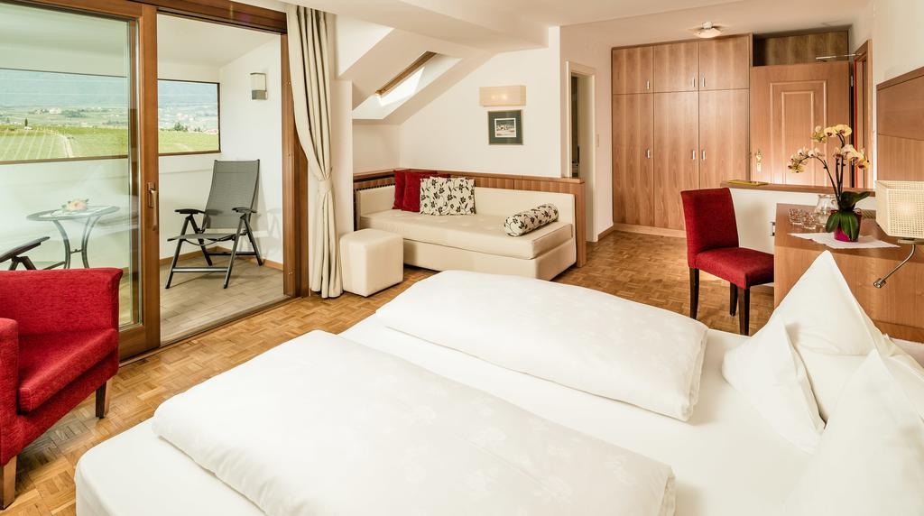 Hotel Girlanerhof Аппиано-Сулла-Страда-дель-Вино Номер фото